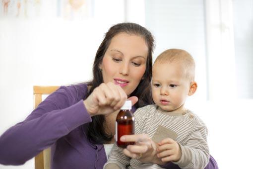 Faire avaler un médicament liquide