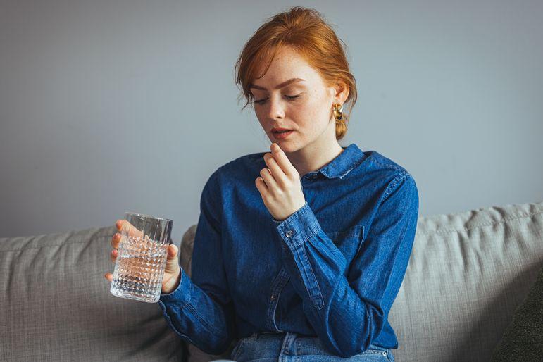 L'hémorragie de privation survient généralement après 2 à 3 jours de prise des comprimés placebo.