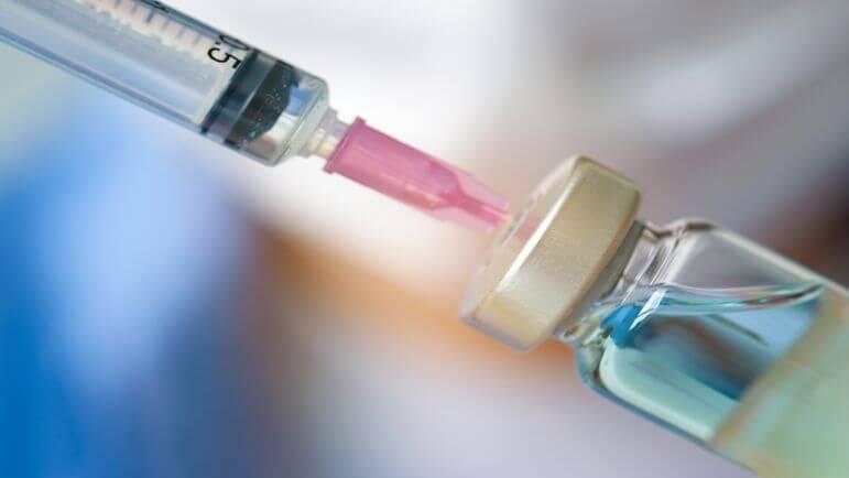 La vaccination reste ouverte pour les personnes de 18 à 64 ans présentant des comorbidités.