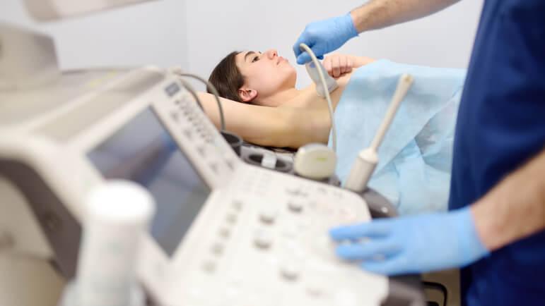 Il s'agit du cancer féminin le plus fréquent : 61 214 cas de cancer du sein estimés en 2023.
