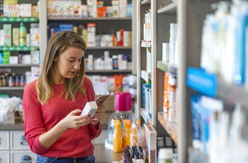 Les médicaments inscrits sur la liste de médication officinale peuvent être placés en accès direct par les pharmaciens dans leur officine (illustration).