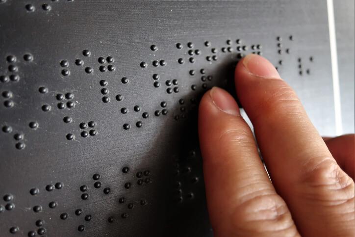 <p>Cette erreur expose les patients utilisant le braille à un risque de surdosage en naproxène.</p>